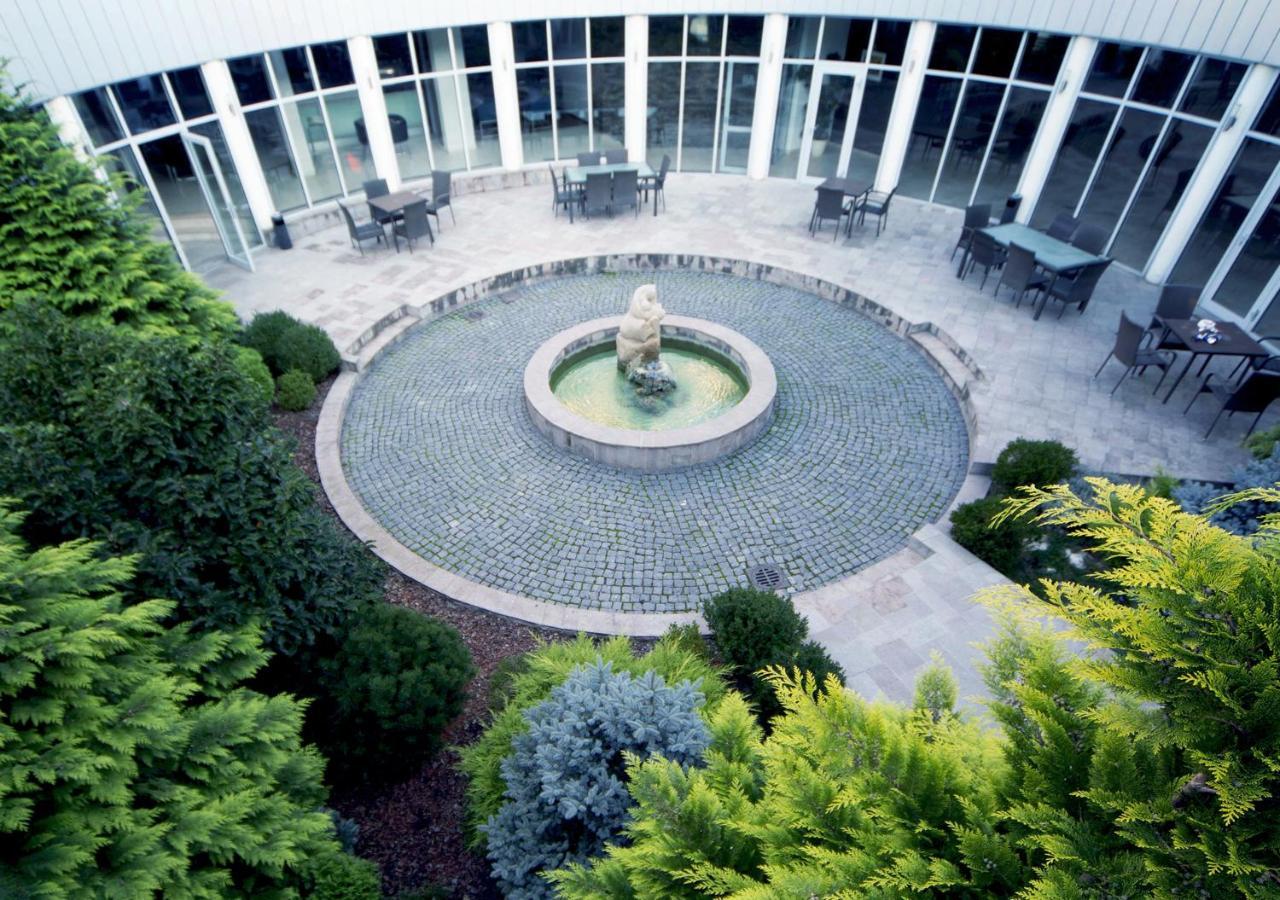 Hotel Atrium Tîrgu Secuiesc エクステリア 写真