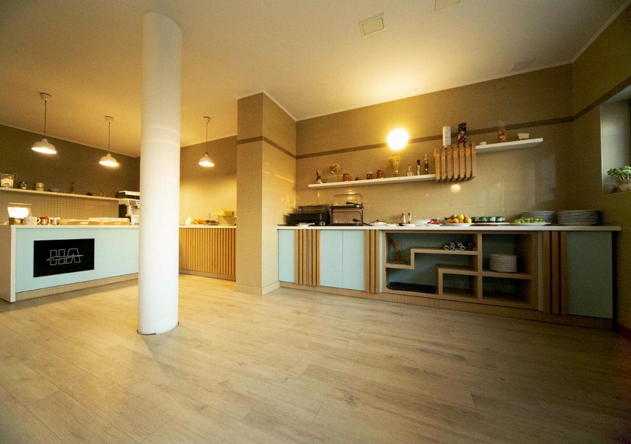 Hotel Atrium Tîrgu Secuiesc エクステリア 写真